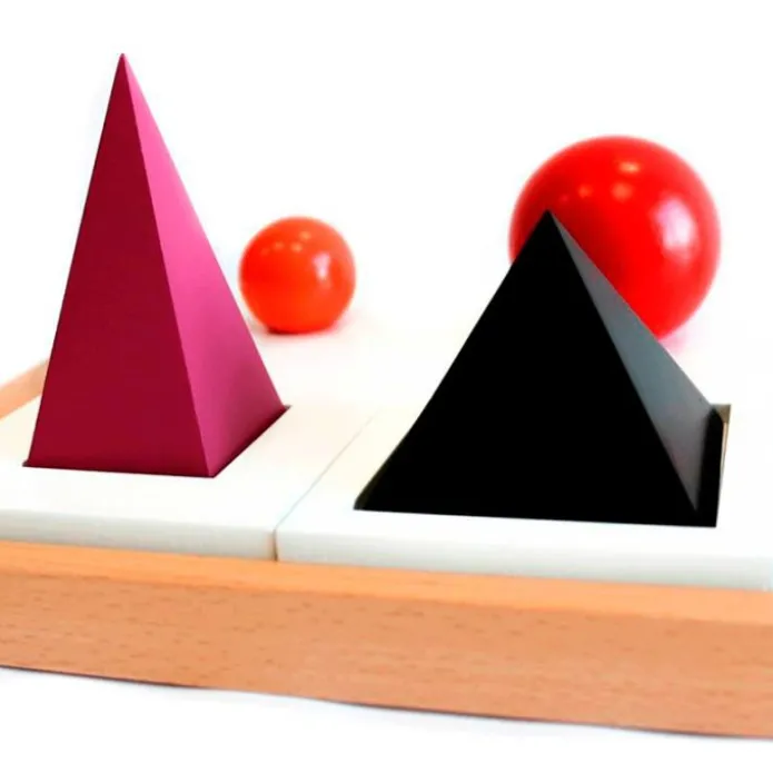 Sólidos gramaticales de madera con bandeja - Montessori