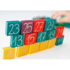 Tabla con fichas de madera para multiplicar y contar - Grimm's
