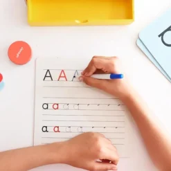 Tarjetas sensoriales con letras para aprender a escribir Essentiel - Janod
