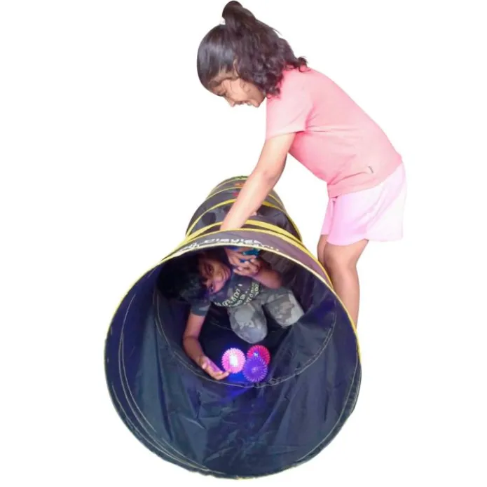 Túnel sensorial con orificios y bolas LED - Playlearn