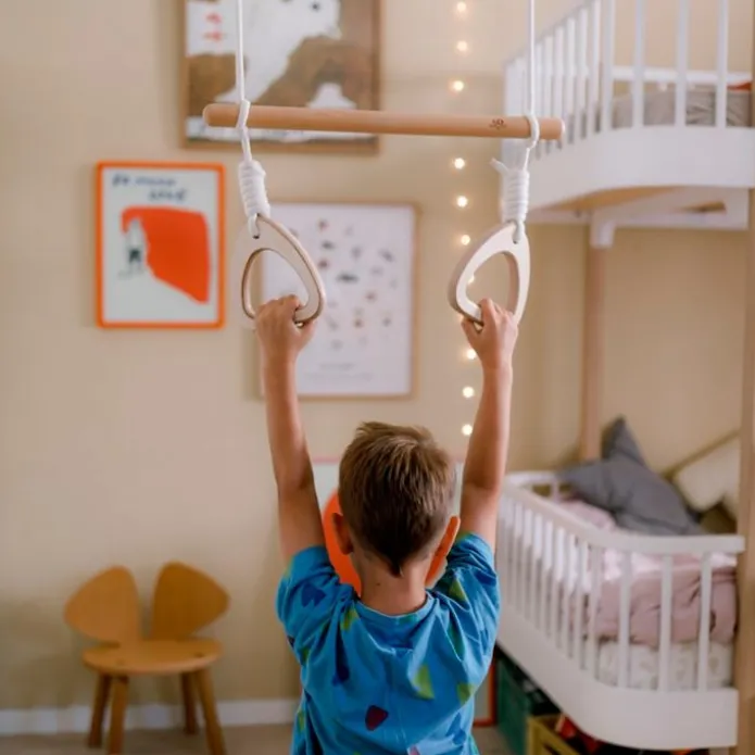 Trapecio de cuerda y madera con anillas para interior o exterior - Kinderfeets
