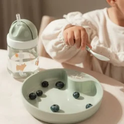 Vaso de aprendizaje con pajita verde Pequeña Granja Mepal - Little Dutch